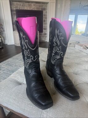 Ariat Black men’s 10.5 Western Boots